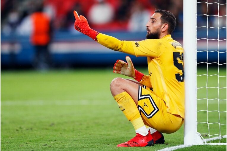 「PSGメッシ」の初得点と“FKの壁で寝転び”、ネイマールとの友情を撮った… 18歳のバルサ新10番ファティも復活〈激写〉(50)