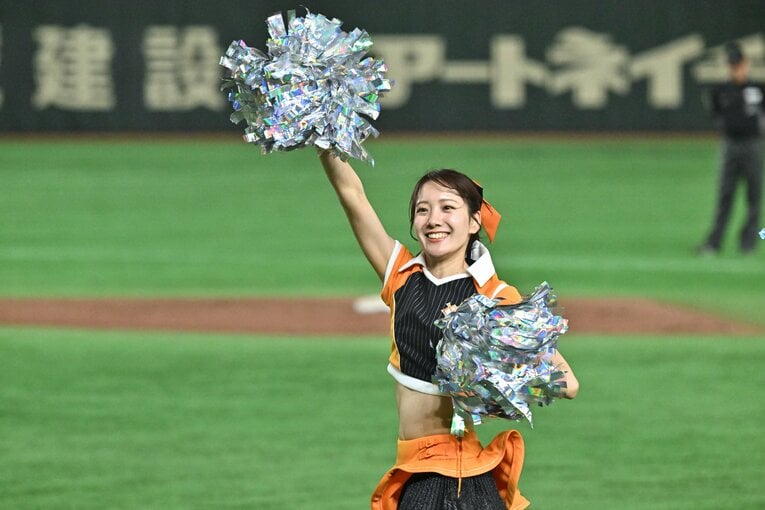 元気に試合を盛り上げる大倉さん　©Hideki Sugiyama