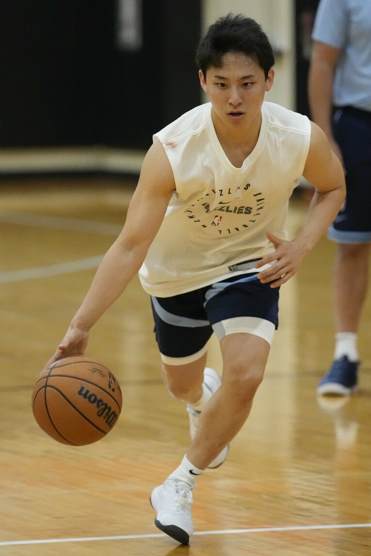 トレーニングキャンプで精力的なプレーを見せた河村勇輝　©︎AP/AFLO