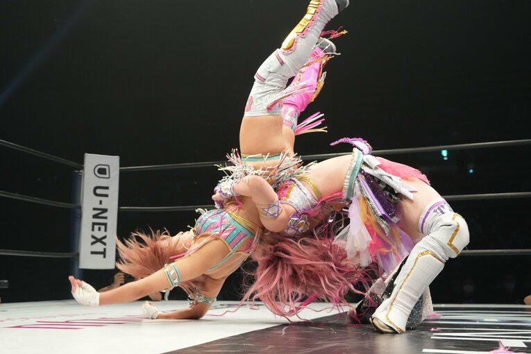 白川未奈vs中野たむ　©Essei Hara