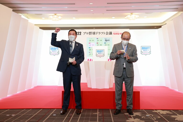 「靴も一番新しい」と語った原監督　©JMPA