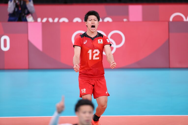 五輪ベスト8、ポーランド移籍、そして結婚も…転機の1年を過ごしたバレー代表セッター関田誠大が語った2022年の目標とは？(12)