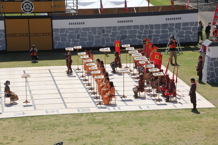 藤井聡太竜王「大変参考になったで“ござる”」初出演した《人間将棋》を現地取材… 観る将マンガ家が超楽しんで描いてみた(63)