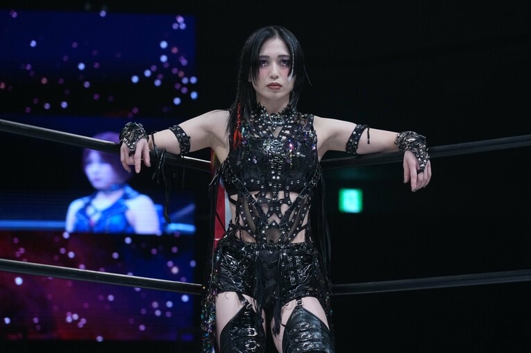 女子プロレスラー初のプロレス大賞MVPを獲得した上谷沙弥　©Essei Hara