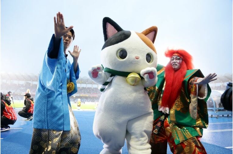 2019年、等々力に来たぺこぱ ／ photograph by J.LEAGUE