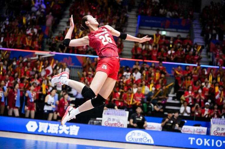 佐藤淑乃（VNLフランス戦）　©︎Volleyball World
