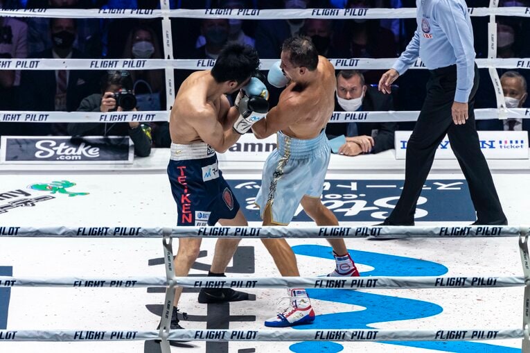 序盤から攻める村田、ゴロフキンの強さよりも「巧さ」を感じていた　©Takuya Sugiyama