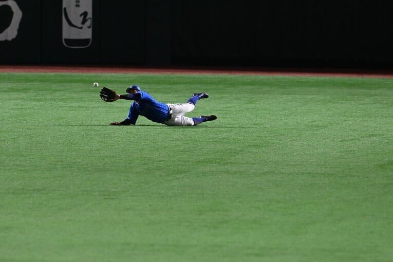 日本シリーズ第5戦、またも魅せた！ 桑原将志のスーパーキャッチ（3枚目／全9枚中）　©Naoya Sanuki