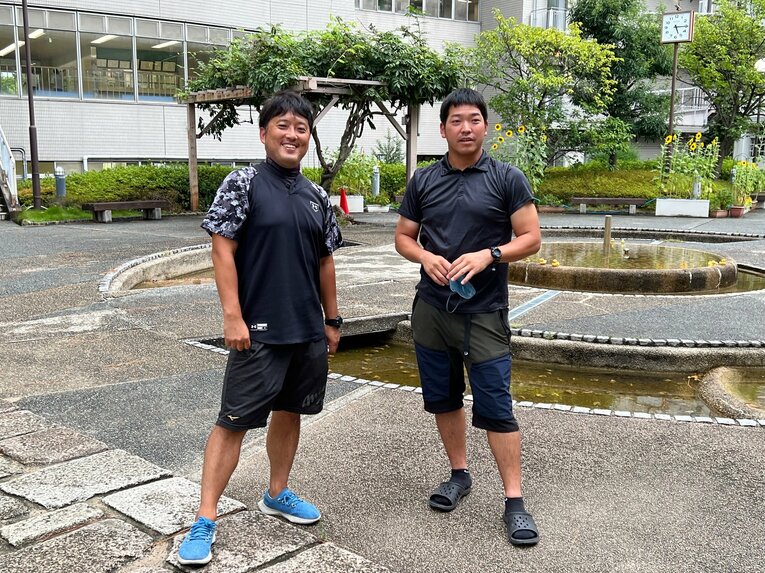 白木原教諭（右）とFPC藤田氏　©Takeshi Shimizu