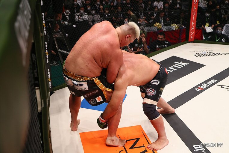 相撲界を懲戒解雇からRIZINへ…貴賢神がデビュー戦完敗でも見せた可能性とは？ 対戦した元警察官ファイターが絶賛した「凄い素質」(21)