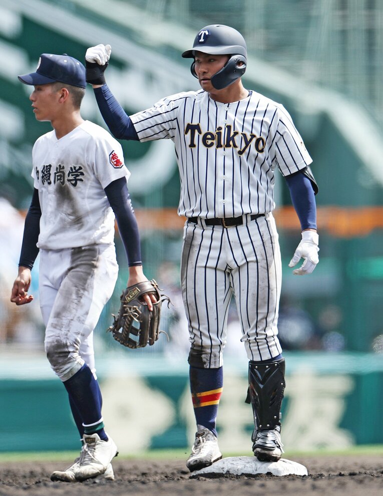 8回、帝京の蔦原に逆転打を浴びた　©JIJI PRESS