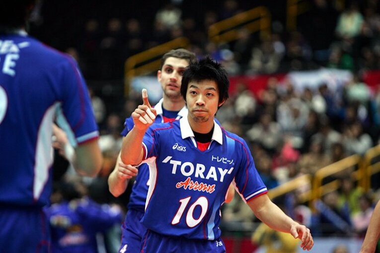 現役時代の越谷監督　（c）Jun Tsukida/AFLO SPORT