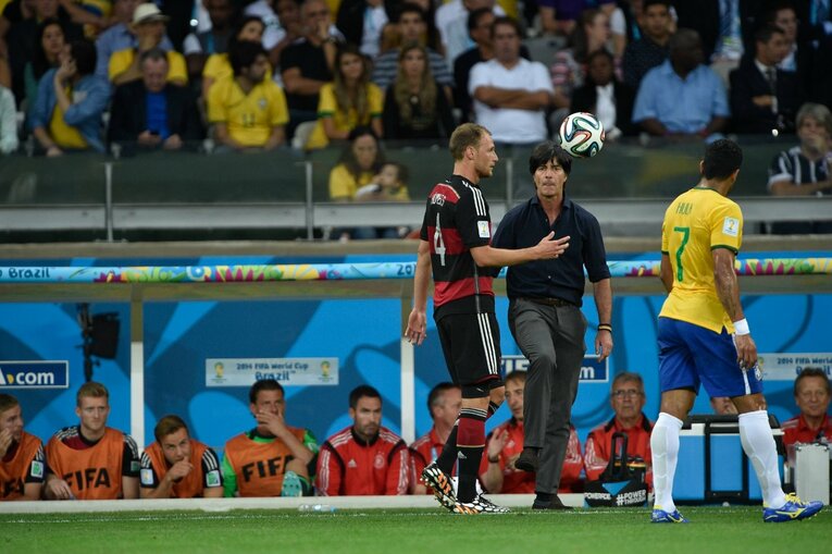 「日本代表の弱点はFWと…」「ハンジは長所と短所を徹底的に分析する」前ドイツ代表監督レーブが忖度なしでW杯展望〈単独インタビュー〉(20)