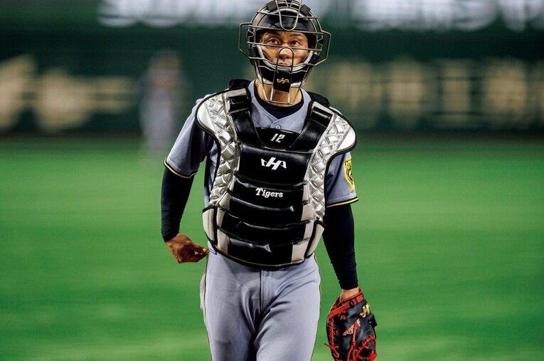 阪神の新主将となった坂本誠志郎捕手が、若虎たちに向けて“警鐘”を鳴らした　©Kiichi Matsumoto