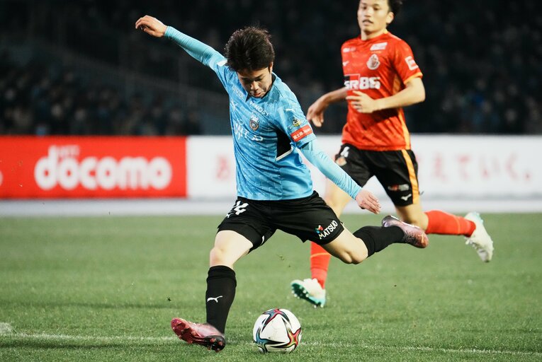 宮城天はパリ五輪世代の21歳。川崎フロンターレのアカデミー出身だ　©Getty Images