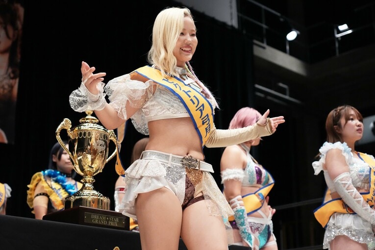 ビクトリア弓月　©Essei Hara