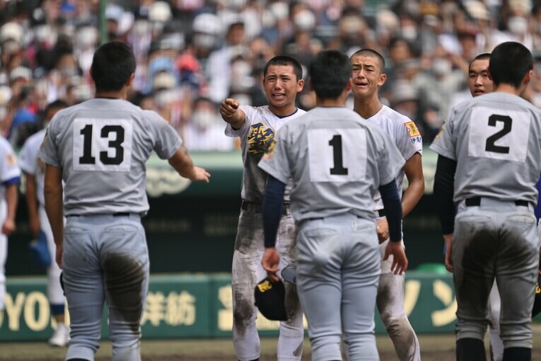 準決勝は聖光学院（福島）との東北対決となった。中央は聖光学院のキャプテン・赤堀颯　©Hideki Sugiyama