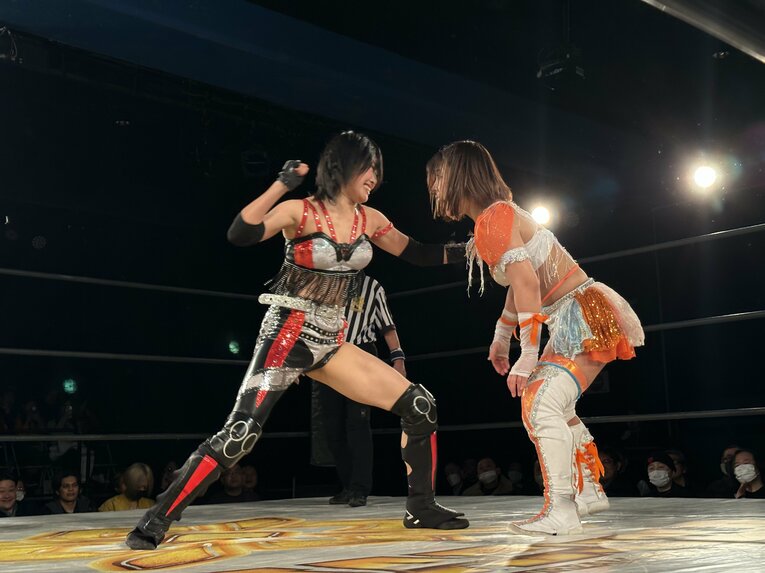 先輩たちに揉まれながら初勝利を目指す　©Norihiro Hashimoto