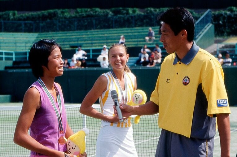 ジャパン・ジュニア・オープン決勝。右は松岡修造氏。 ／ photograph by Hiromasa Mano