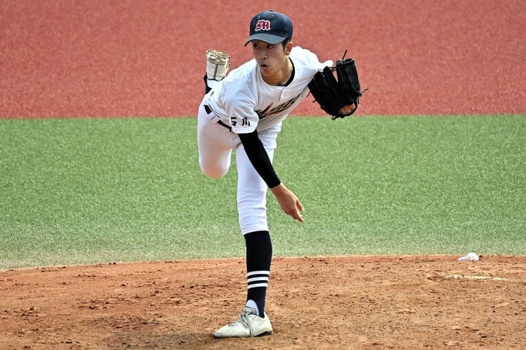 185cmの長身から投じられる145キロの直球が武器　©Asahi Shimbun