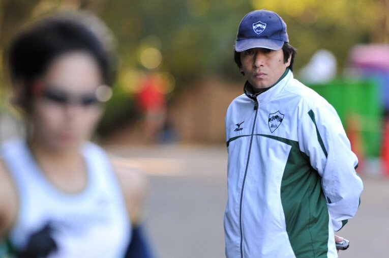 2008年の箱根駅伝、学連選抜の監督としてチームを4位（参考記録）に導いた原晋。箱根の歴史にはじめて名を刻んだ「伝説のチーム」の実像とは？ ／ photograph by Takashi Shimizu