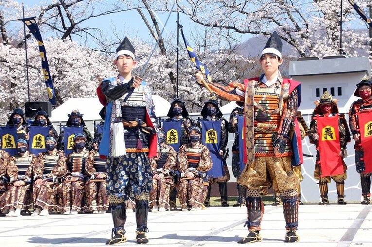 チーム中村のエース格・佐々木大地七段はタイトル戦で二度、藤井聡太八冠と戦ったとともに、2022年の人間将棋で相まみえたことも　©NumberWeb