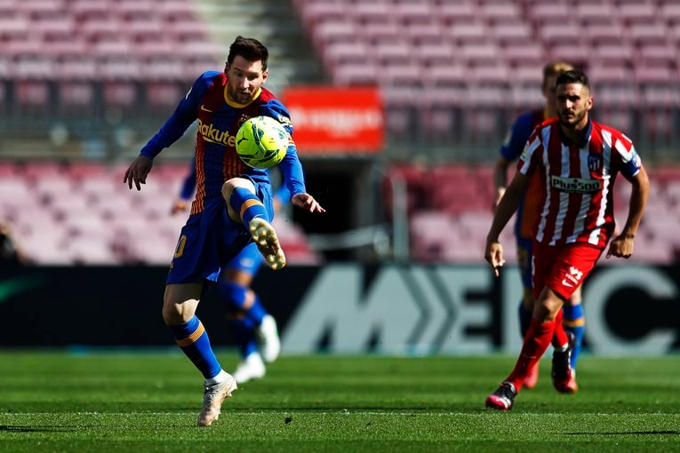 鮮やかなファーストタッチを見せるメッシ©Daisuke Nakashima