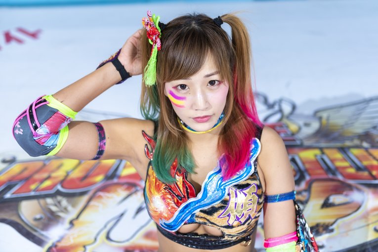 芸能界からプロレスへ 「圧倒的にみんなを幸せに」“傾奇者”ウナギ・サヤカが目指すのは「スターダムのアイコン」《特別グラビア＋インタビュー》(2)