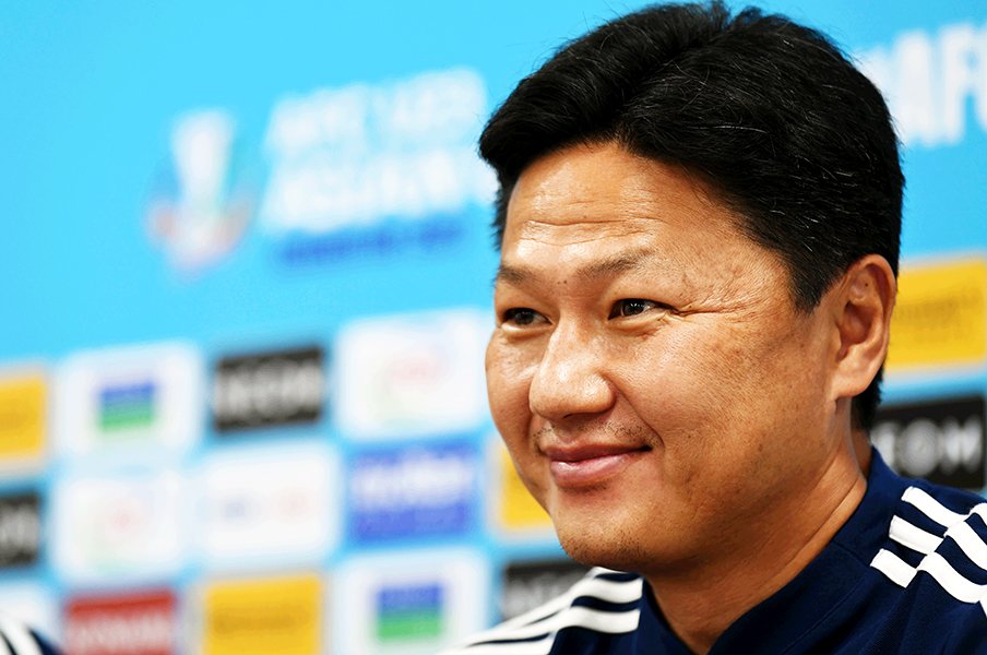 「ベンゲル仕込みの采配で熱い人」勝負師・大岩剛監督のパリ世代に感じる“サッカーIQ” 日韓戦は「経験を積みに来たわけではない」<Number Web> photograph by AFC