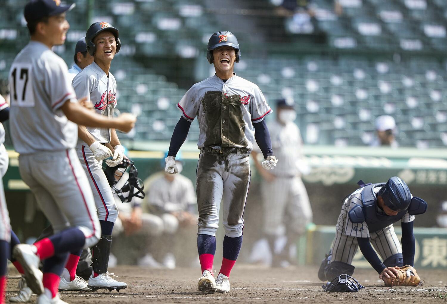 昨年の夏の甲子園準々決勝・敦賀気比戦ではサヨナラのホームを踏んだ平野順大　©︎KYODO