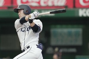 【画像】デッドボールを受けて顔を歪める外崎修汰（21年4月3日ソフトバンク戦）