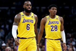 【最新】八村塁は“大舞台”に強い？ NBAプレーオフ“歴史的な活躍”の裏にレブロンの励まし「ルイがどれだけ大事な存在なのかを伝えている」