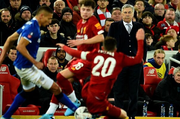 誰からも好かれるアンチェロッティ。 中位で喘ぐエバートンの再建なるか。