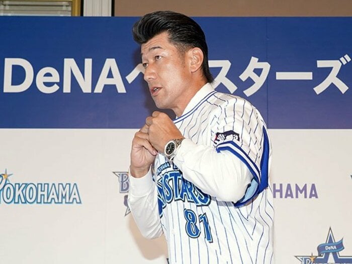 「なんだその髪型は。今すぐ切ってこい！」“番長”三浦大輔DeNA新監督が18歳からリーゼントを死守する理由＜Number Web＞ photograph by KYODO