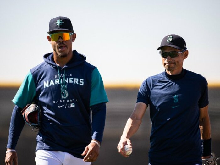 「イチローから学べることはたくさんある」メジャー新人王・ロドリゲス21歳が語っていた…”師匠イチロー”との毎朝のキャッチボール学習＜Number Web＞ photograph by Nanae Suzuki