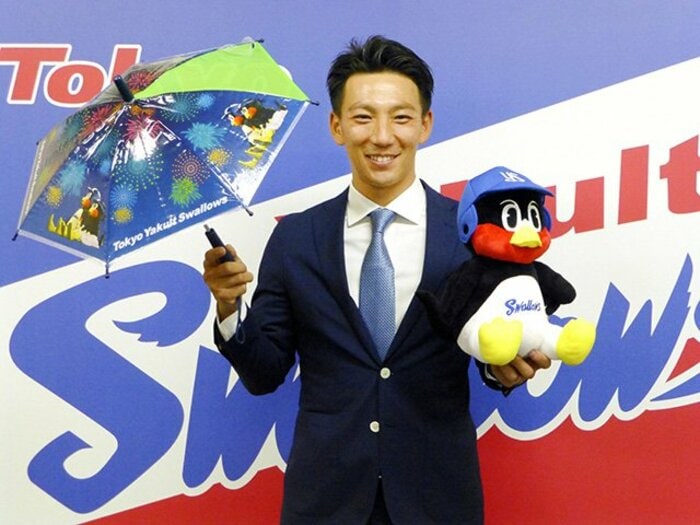 ノムさんの薫陶を受けた男が神宮へ。楽天での13年、嶋基宏の献身の美学。<Number Web> photograph by Kyodo News