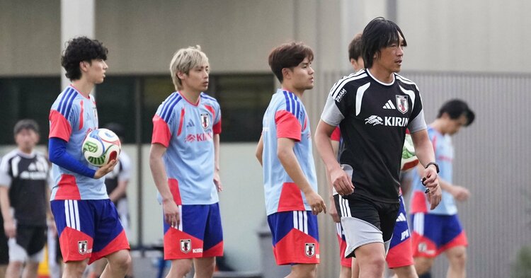 名手がいる間に、いろいろ聞きたい」初公開、中村俊輔コーチのFK練習で