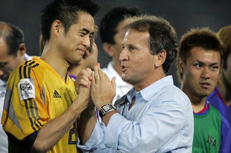 ジーコ監督と川口能活 ／ photograph by Sports Graphic Number