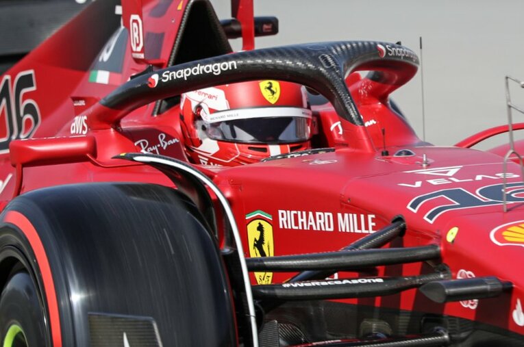 現役ドライバーとしてフェラーリの“やらかし”被害に遭っているルクレール。黄金時代の再来を誰より熱望しているのは彼かもしれない ／ photograph by Getty Images