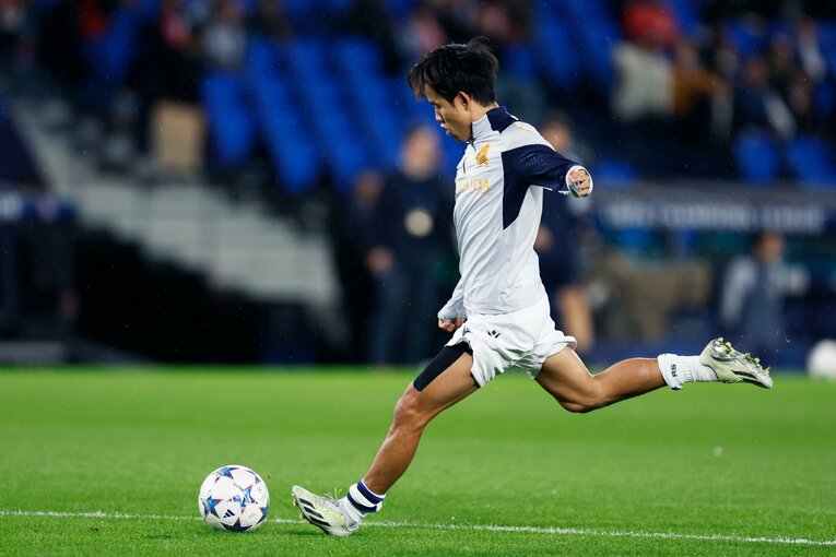 シュート練習での久保　©Daisuke Nakashima