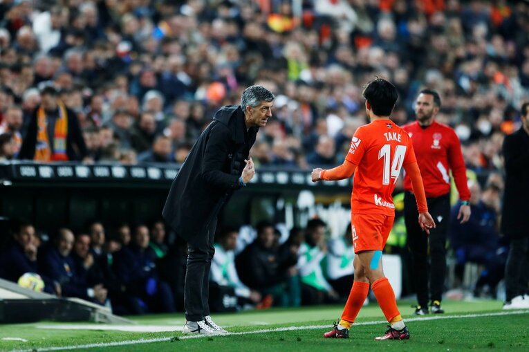 〈久保建英ソシエダ月間MVP〉敵地で憎まれるのは名が知れた証拠だが…「クボへの徹底マーク」と“1枚も撮れなかったシーン”とは(29)