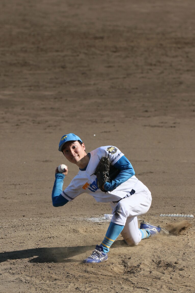 まるで芸術…美しき渡辺の投球フォーム（連続写真／30枚強）　©Shigeki Yamamoto