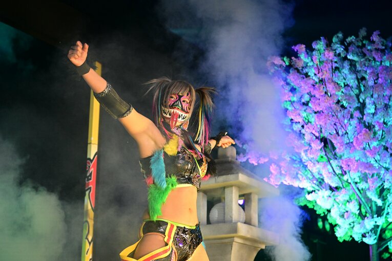 「お前、あの騒動があったのによく来たな」“今のプロレス批判”で炎上した前田日明に、ウナギ・サヤカがモノ申した真意「ぶん殴られようが…」(9)