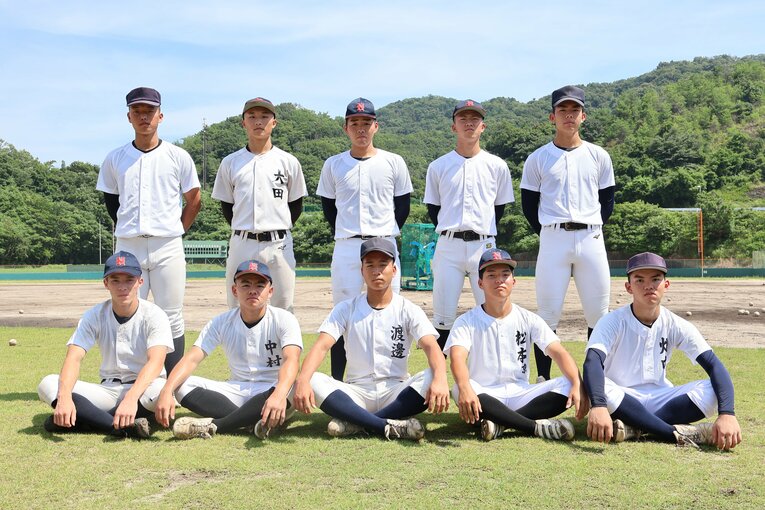 文字通り10人の「全員野球」で智弁和歌山に挑む　©Fumi Sawai