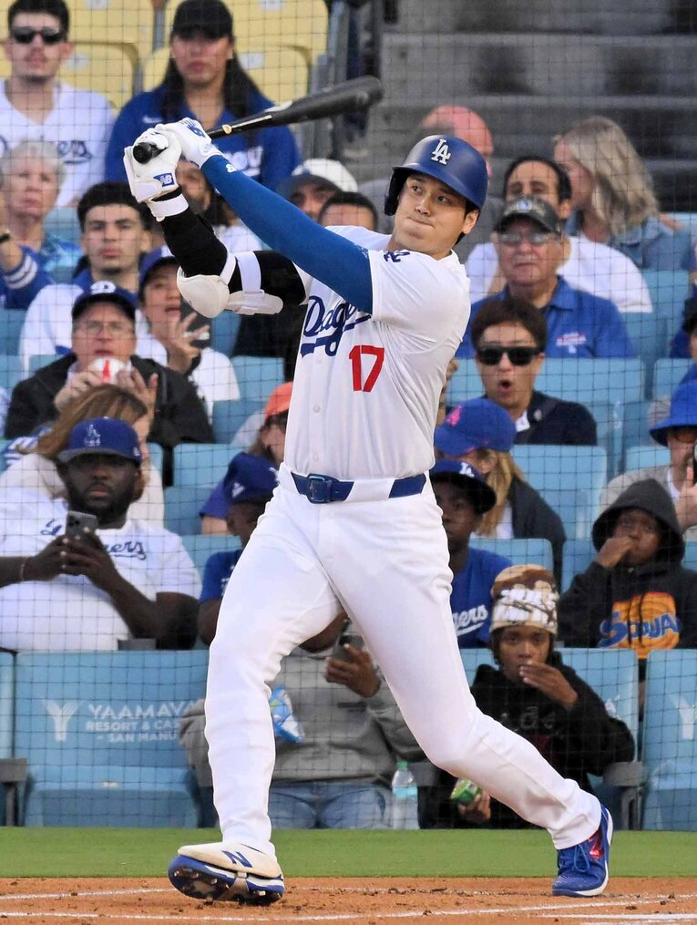 6月13日、レンジャース戦で2試合連発となる最新17号を放った瞬間　©JIJI PRESS