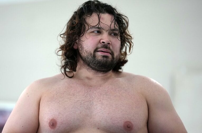 東京五輪柔道100キロ級金メダリストのウルフアロンは1月4日、新日本プロレス東京ドーム大会でデビューする。試合は当日、テレビ朝日系の地上波で放送される ／ photograph by Essei Hara