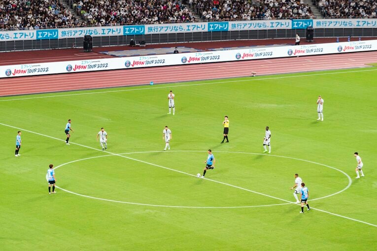 100万円席はやっぱり、サッカーとして見やすかった　©Wataru Sato