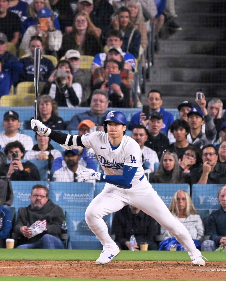 ブレーブスとの初戦、延長10回の値千金タイムリーは外角球をセンターへ弾き返した当たりだった　©JIJI PRESS