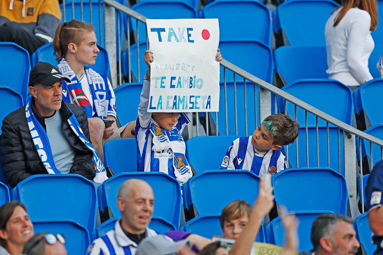 ラ・レアルで増加した「タケ応援ボード」　©Daisuke Nakashima