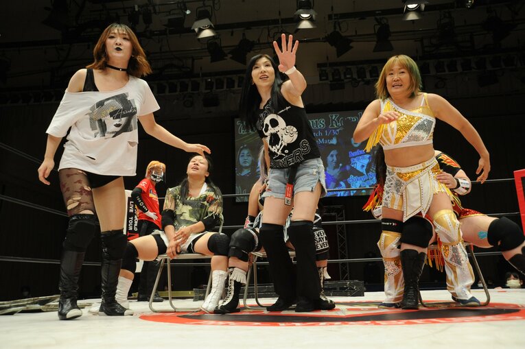 21年7月後楽園大会での6人タッグマッチ。出だしは好調だったが…　©Marvel Compony